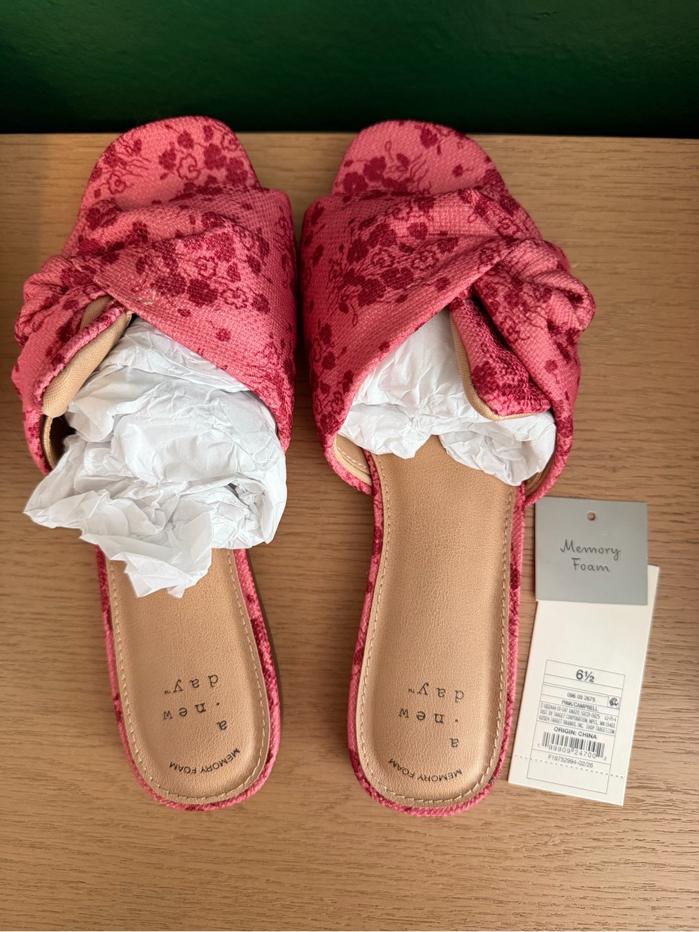 Target Pink Floral Knot Memory Foam Campbell Slide Sandals size 6.5